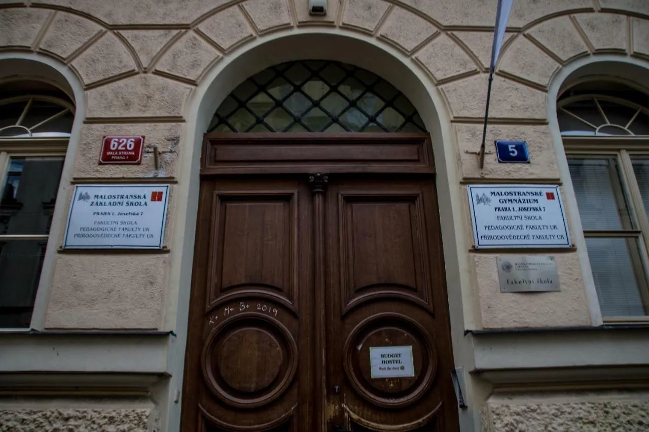 Budget Hostel Prag 3*,