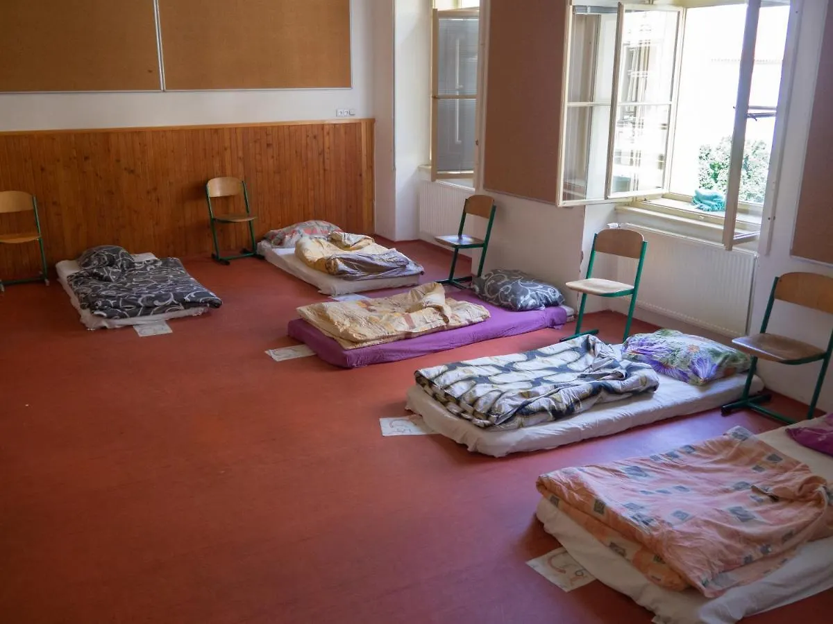 Hostel In School Praag 0*,