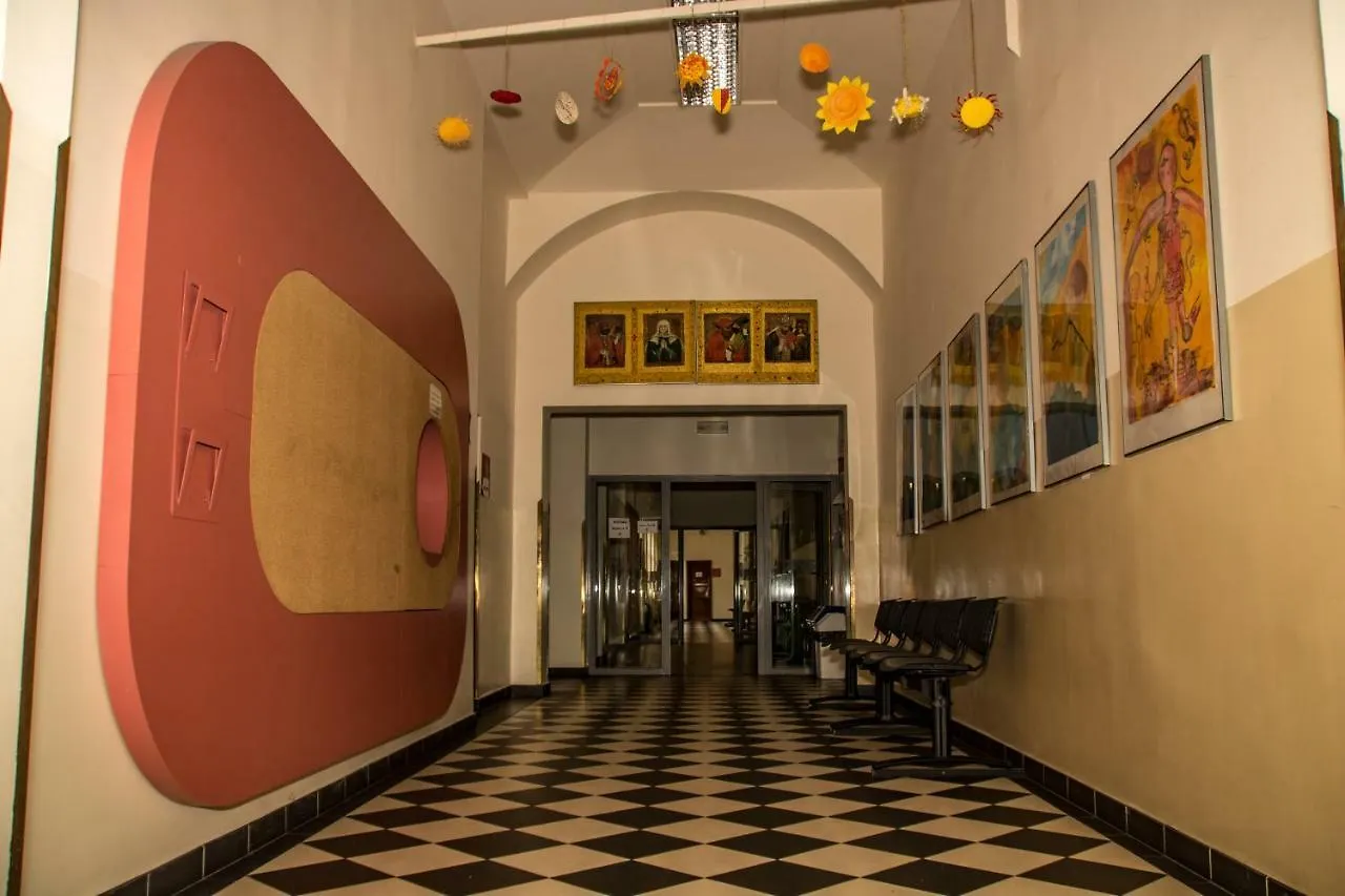 Hostel In School براغ